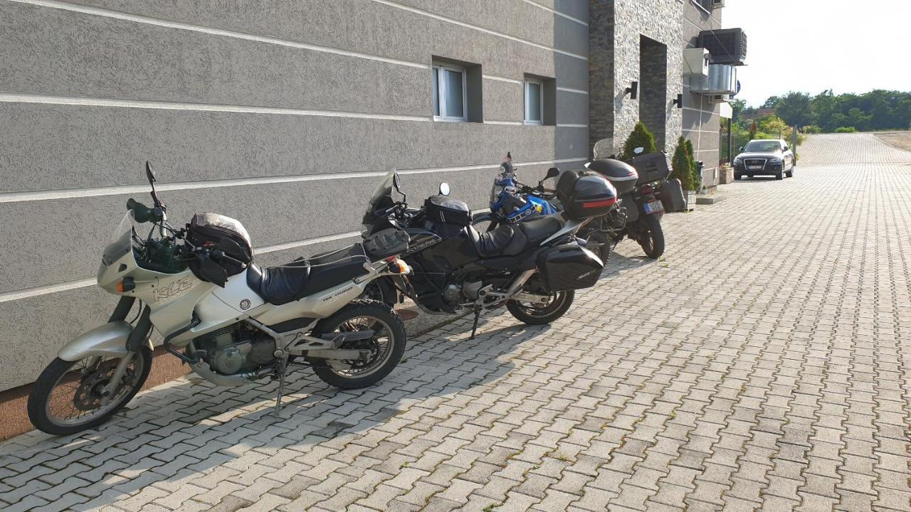 Garni Hotel Saradis Крушевац Экстерьер фото
