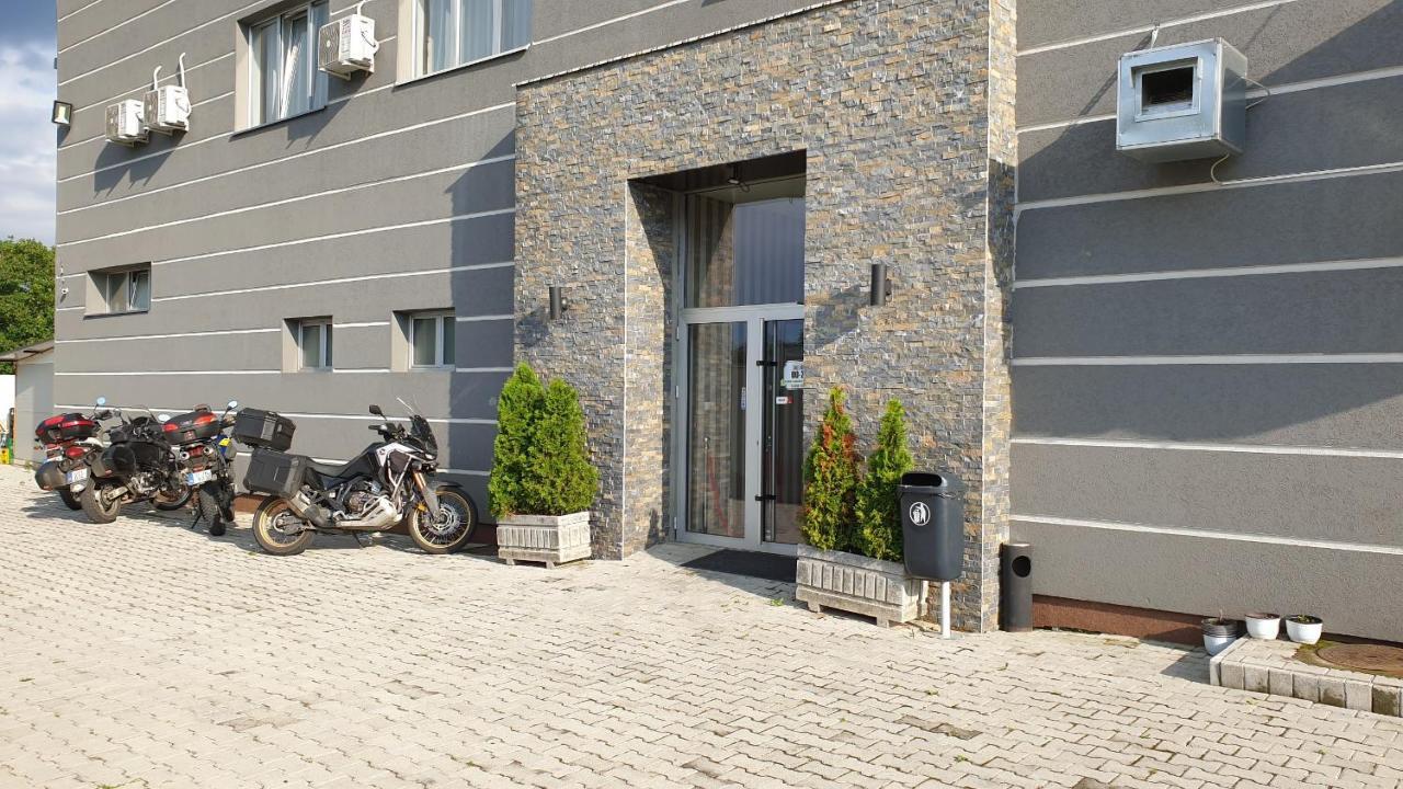 Garni Hotel Saradis Крушевац Экстерьер фото