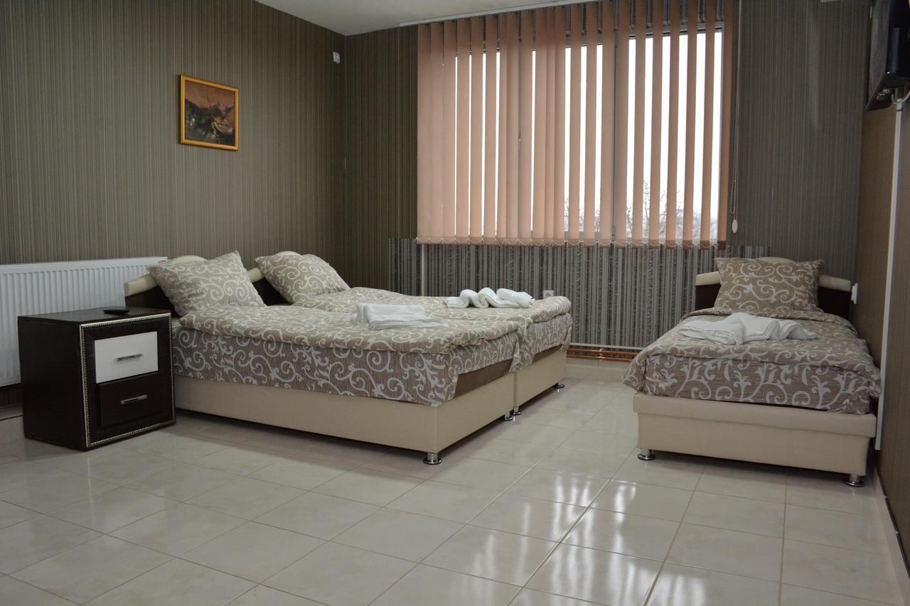 Garni Hotel Saradis Крушевац Экстерьер фото