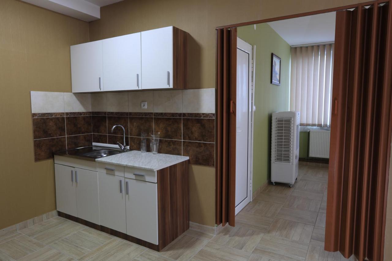 Garni Hotel Saradis Крушевац Экстерьер фото
